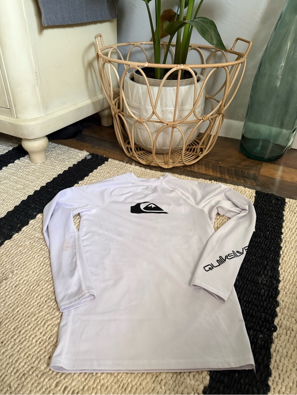Quiksilver White Long-Sleeve Surf Rash Guard with Black Logo